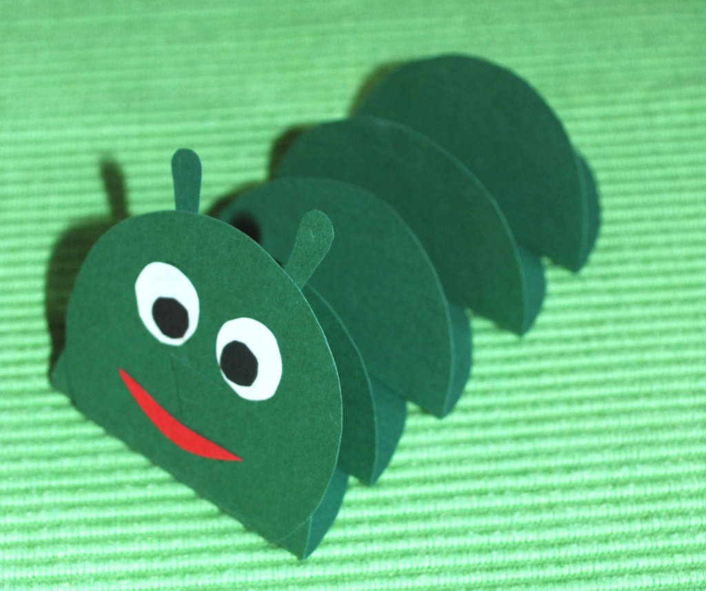 Raupe Nimmersatt basteln - Kinderspiele-Welt.de