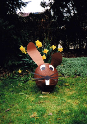 Hase als Osternest