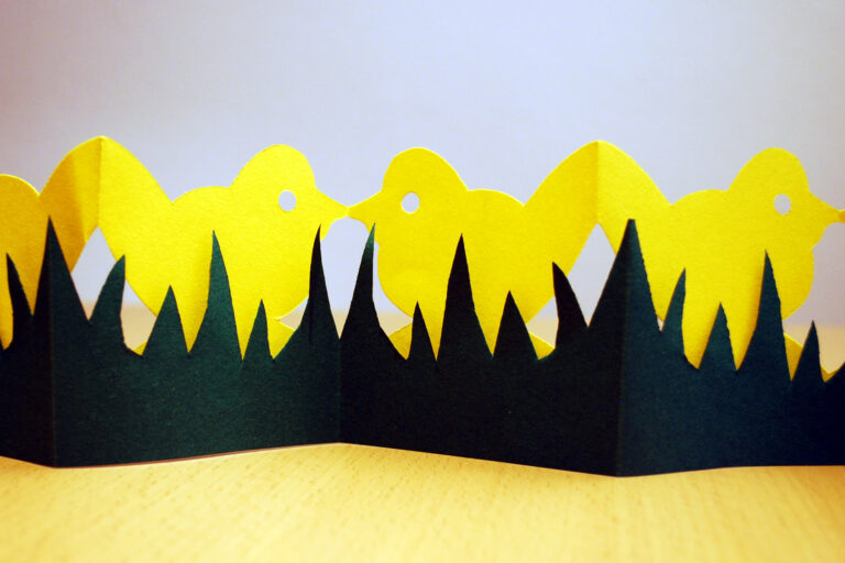 Küken mit Tontopf - Kinderspiele-Welt.de