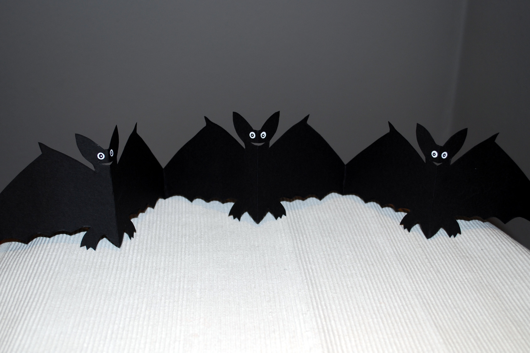 Fledermaus basteln KinderspieleWelt.de Fledermaus basteln KinderspieleWelt.de