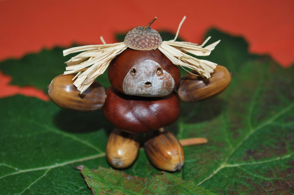 Basteln mit Kastanien - Kinderspiele-Welt.de