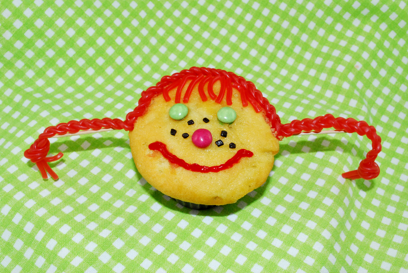 Pippi Langstrumpf basteln - Kinderspiele-Welt.de